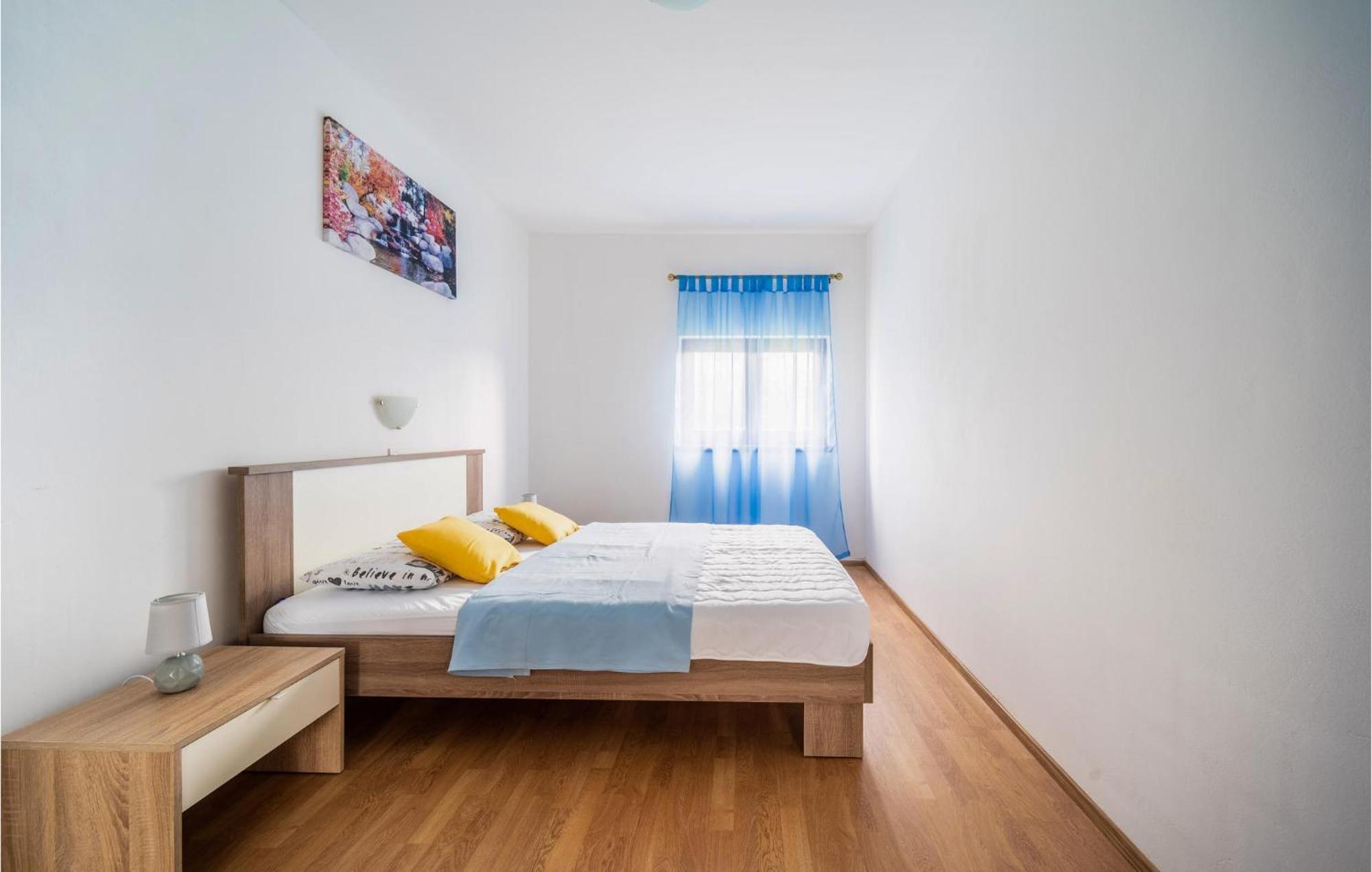 Amazing Apartment In Krnica With Kitchen المظهر الخارجي الصورة